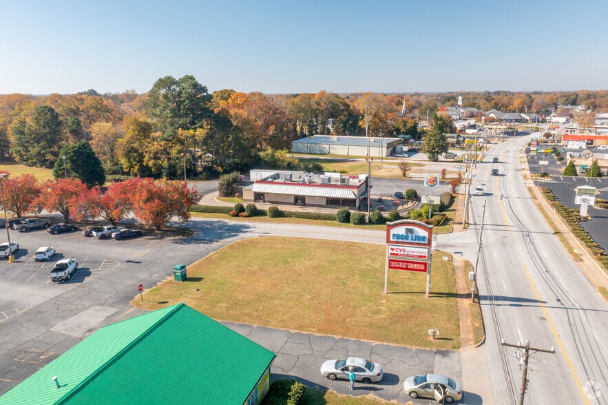 More Photos Of 500 E Greer St, Honea Path General Retail For Lease