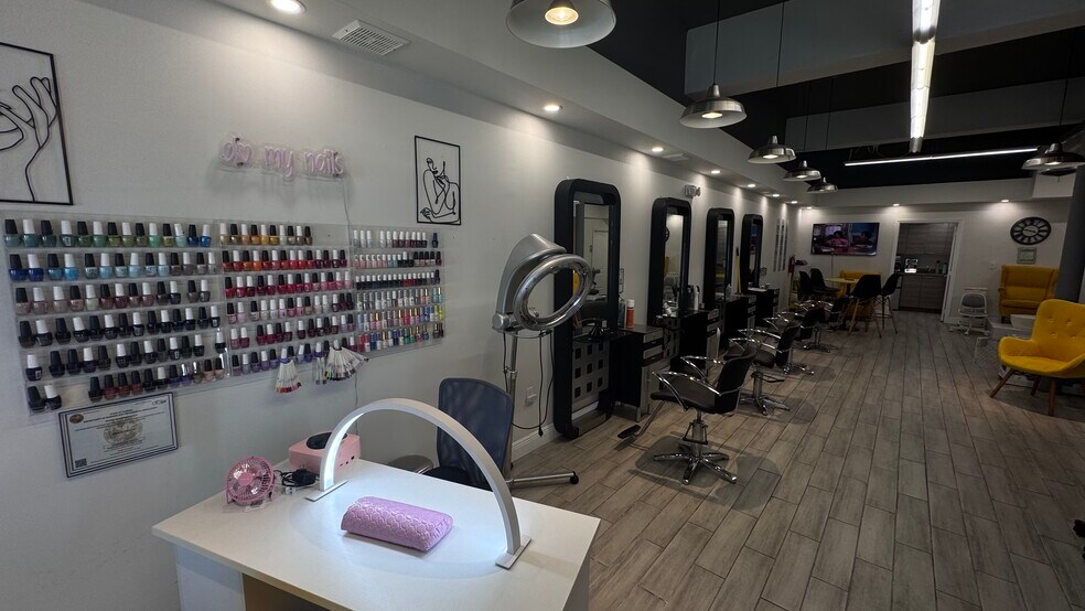 More Photos Of 2600-2614 SW 8th St, Miami Apartments For Lease