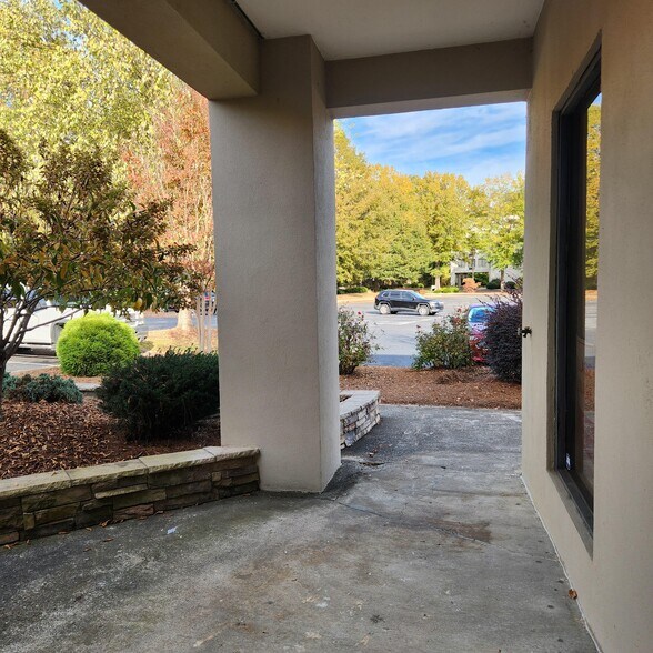 More Photos Of 6000 Meadow Brook Mall Ct, Clemmons Storefront Retail Office For Lease