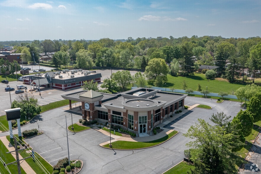 More Photos Of 5721 S Lindbergh Blvd, Saint Louis Bank For Lease