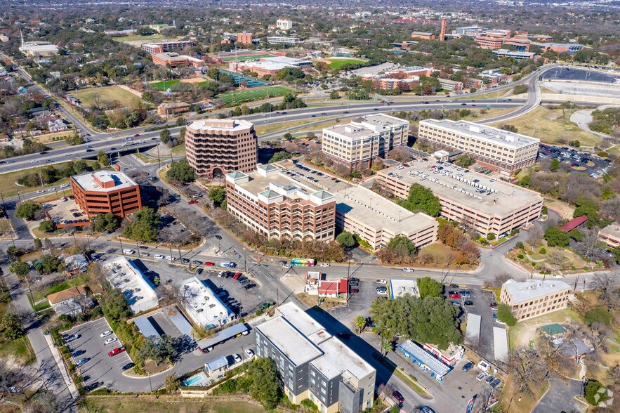 More Photos Of 755 E Mulberry Ave, San Antonio Office For Lease