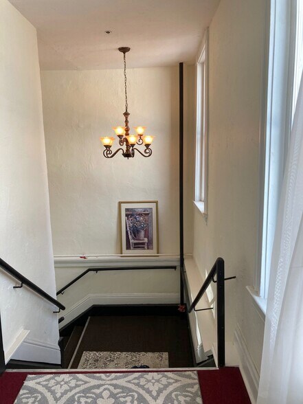 More Photos Of 300 N Broad St, Globe Specialty For Sale