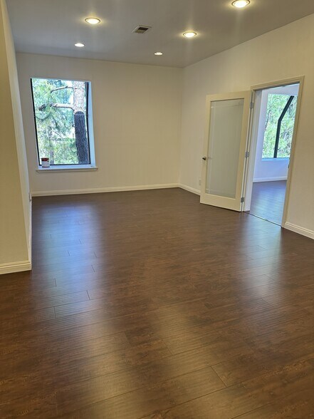 More Photos Of 23276 S Pointe Dr, Laguna Hills Office For Lease