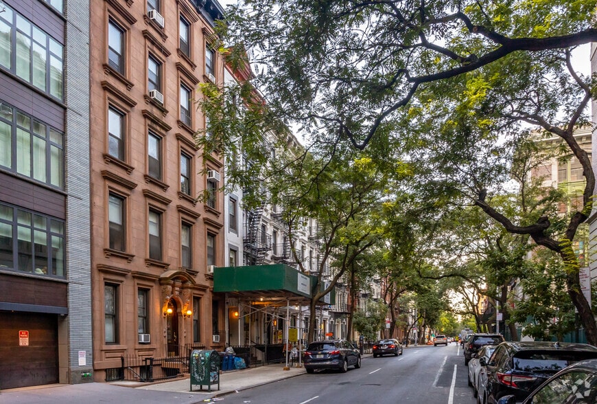 More Photos Of 324-326 W 47th St, New York Apartments For Lease