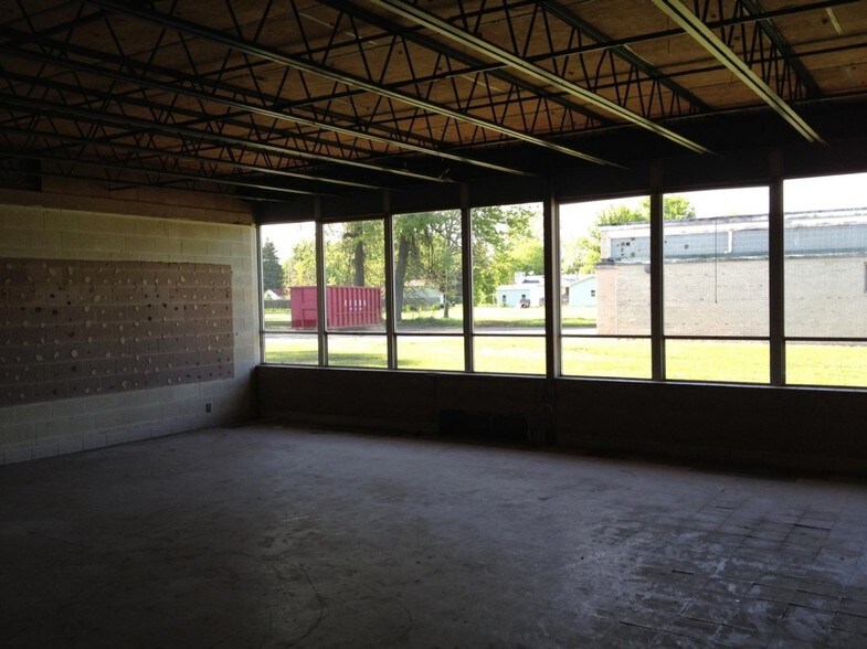 More Photos Of 820 S Line St, Chesaning Schools For Sale