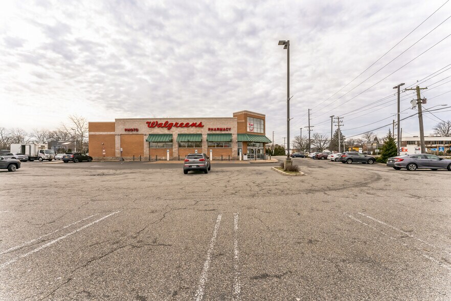 More Photos Of 2474 Hempstead Tpke, East Meadow Drugstore For Lease