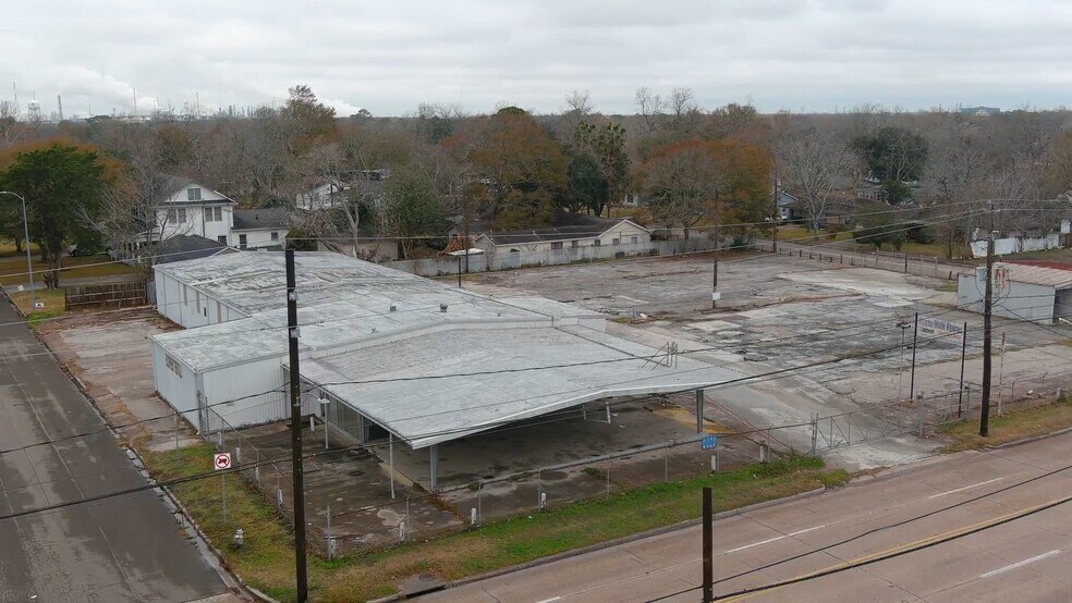 More Photos Of 1801 N Main St, Baytown Flex For Sale