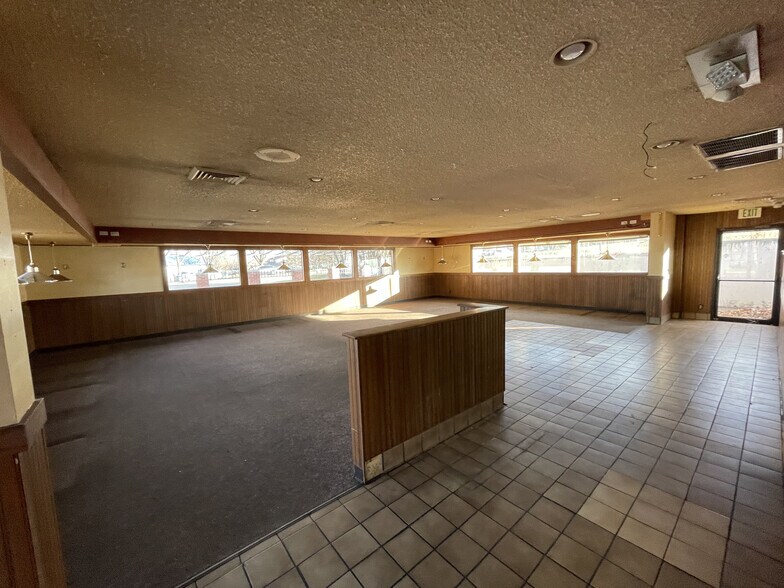 More Photos Of 1075 Pennock Pl, Fort Collins Freestanding For Lease