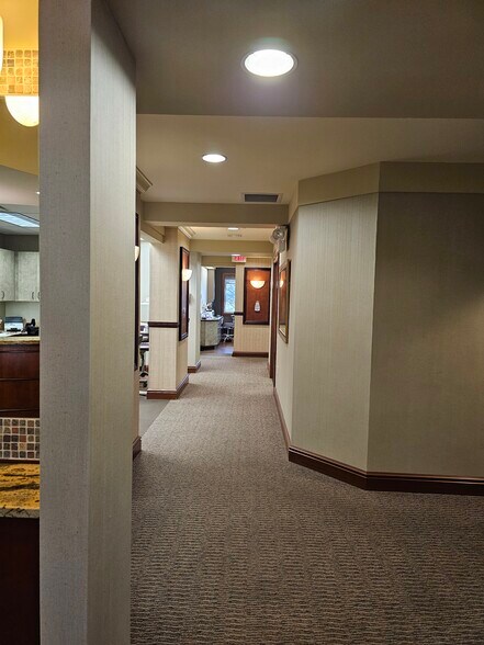 More Photos Of 1108 E Chocolate Ave, Hershey Medical For Sale