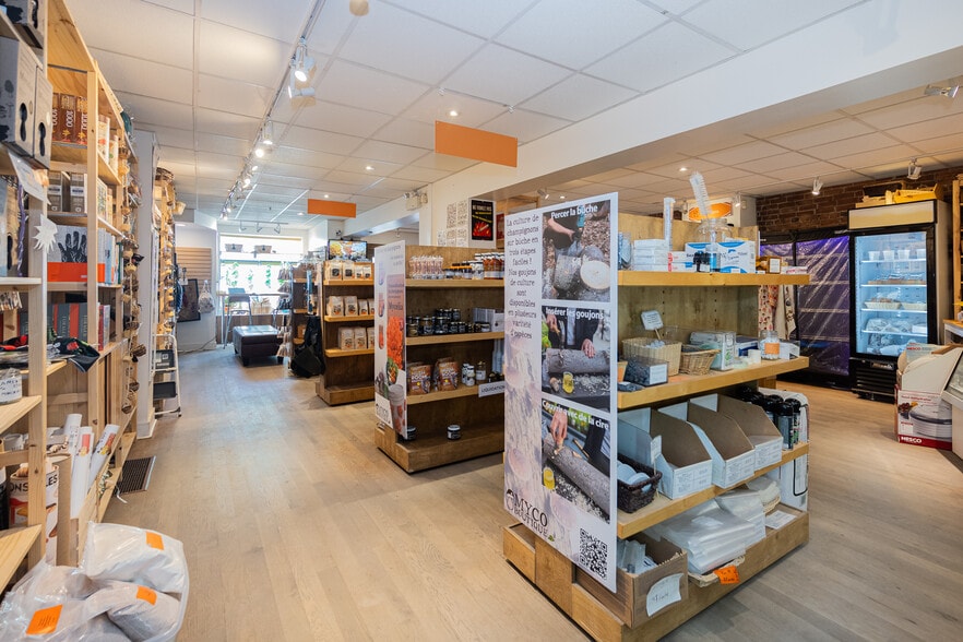 More Photos Of 4320-4324 St Saint-Denis, Montréal Multifamily For Sale