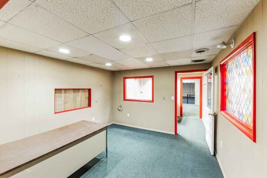 More Photos Of 65 E Fayette St, Uniontown Showroom For Sale