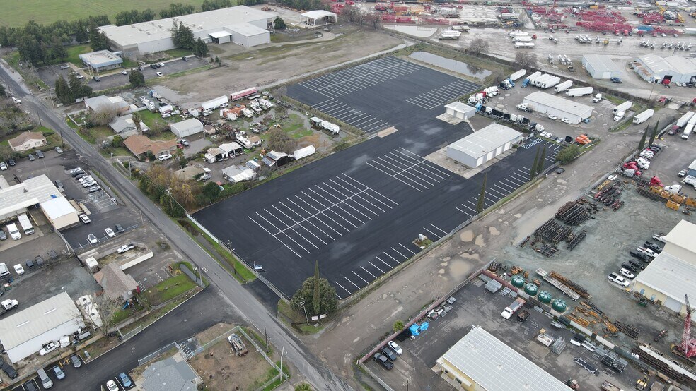 More Photos Of 2973 Loomis Rd, Stockton Truck Terminal For Lease
