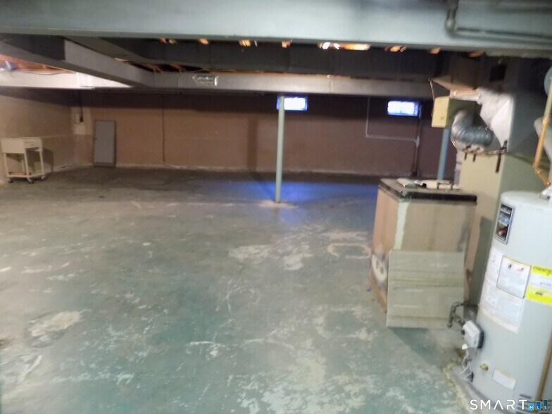 More Photos Of 85 Beleden Gardens Dr, Bristol Medical For Sale