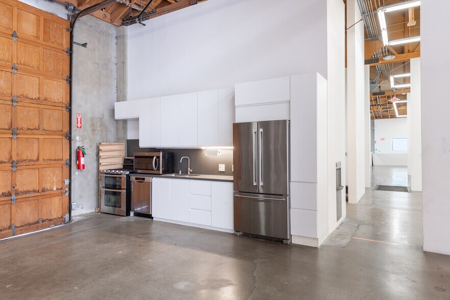 More Photos Of 6006 Washington Blvd, Culver City Loft Creative Space For Sale