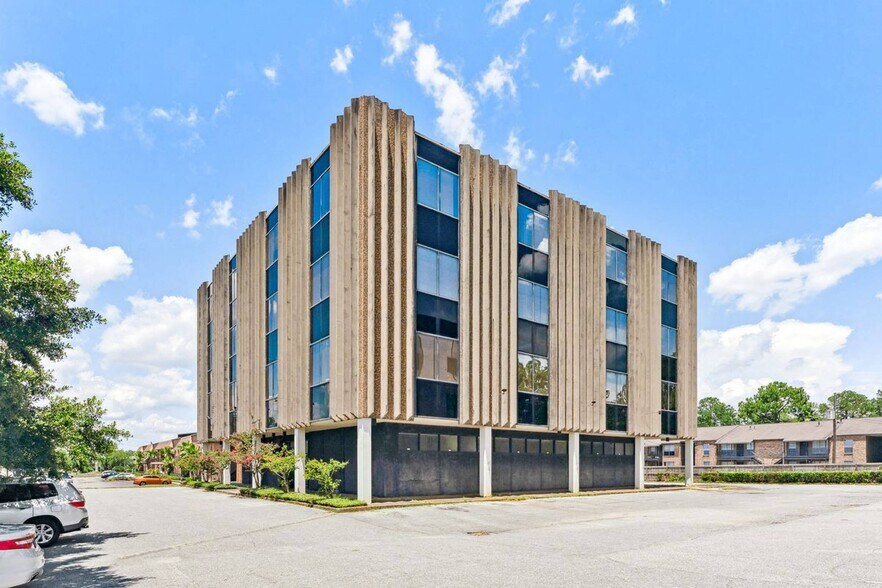 More Photos Of 601 Bel Air Blvd, Mobile Office For Sale