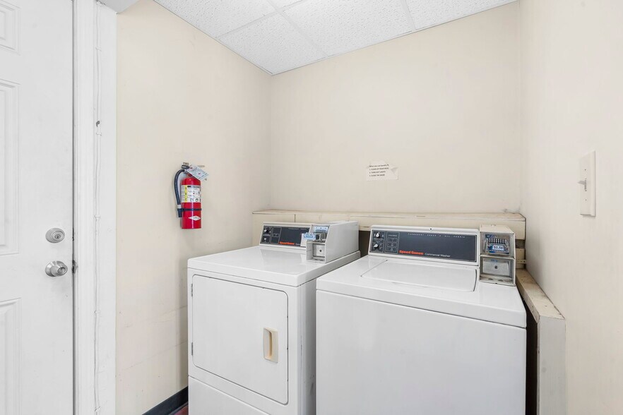 More Photos Of 1325 W Highway 76, Branson Hotel For Sale