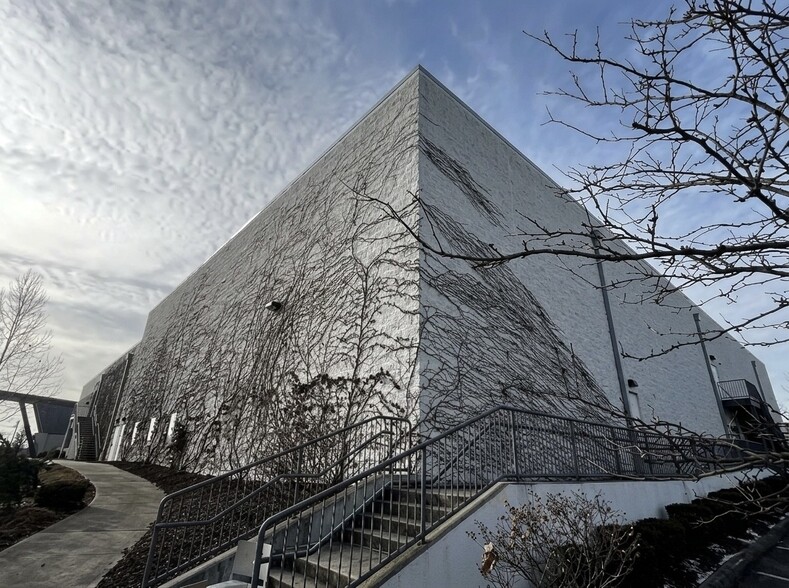 More Photos Of 4780 Cornell Rd, Cincinnati Movie Theatre For Sale