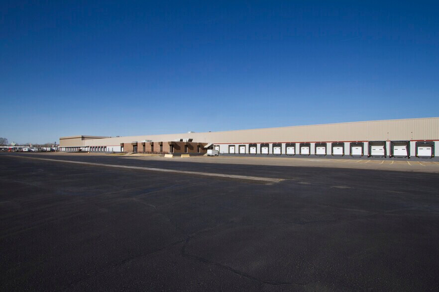 More Photos Of 5300 Kansas Ave, Kansas City Distribution For Lease