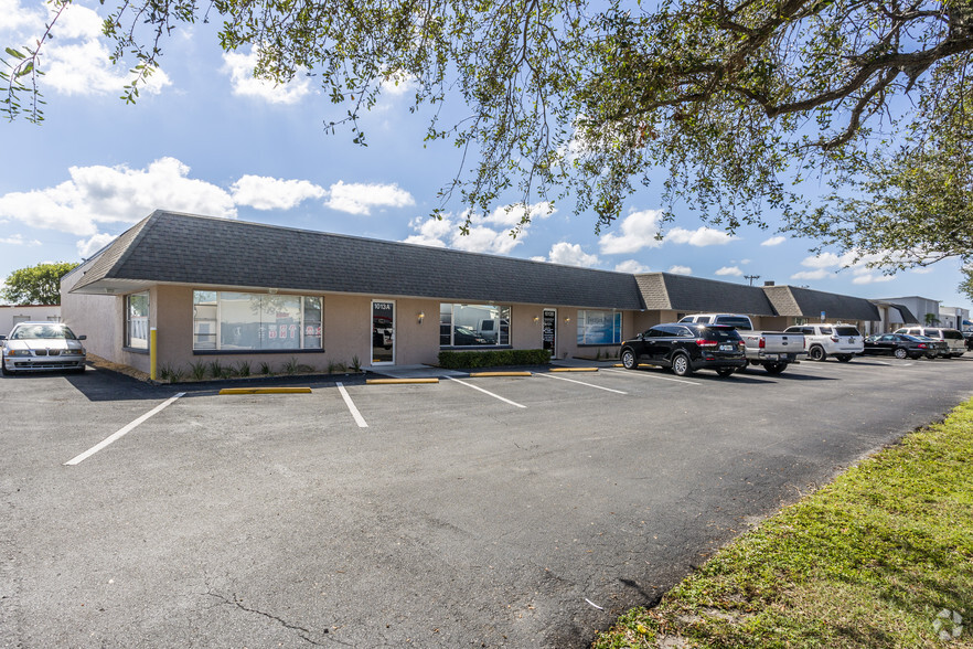 Primary Photo Of 1013-1017 SE 12th Ave, Cape Coral Industrial For Lease