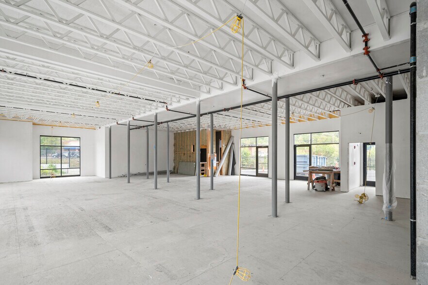 More Photos Of 493 Trapelo Rd, Belmont Storefront For Lease