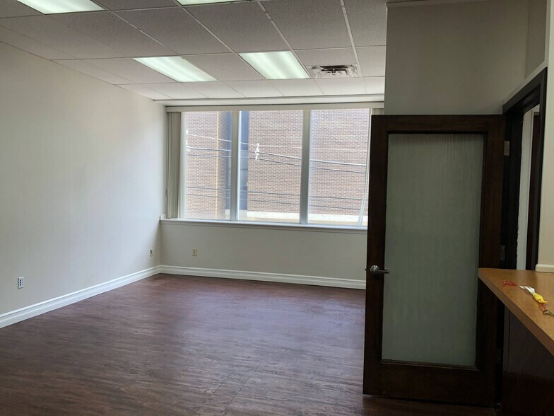 More Photos Of 407-409 39th St, Union City Medical For Lease