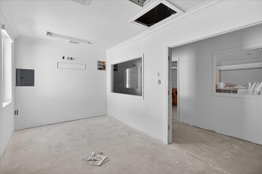 More Photos Of 2018 Grant St, Tampa Unknown For Lease