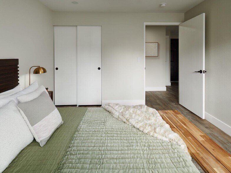 More Photos Of 2231 NE Bridgecreek Ave, Vancouver Apartments For Sale