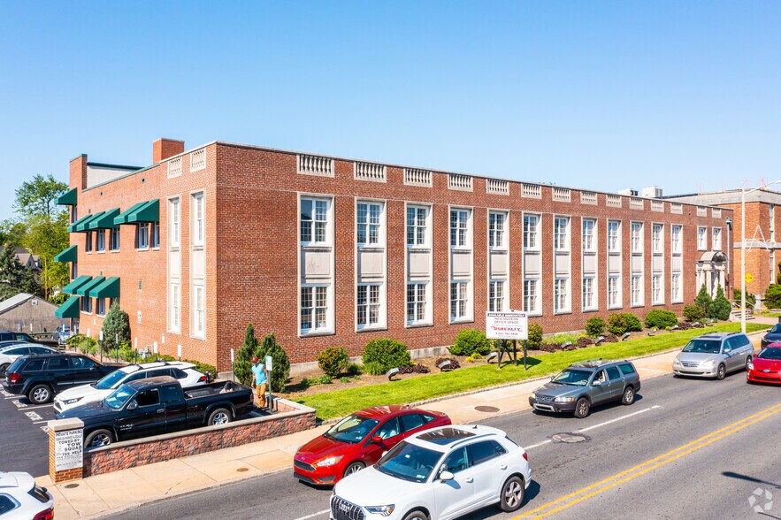 More Photos Of 120-124 E Lancaster Ave, Ardmore Office For Lease