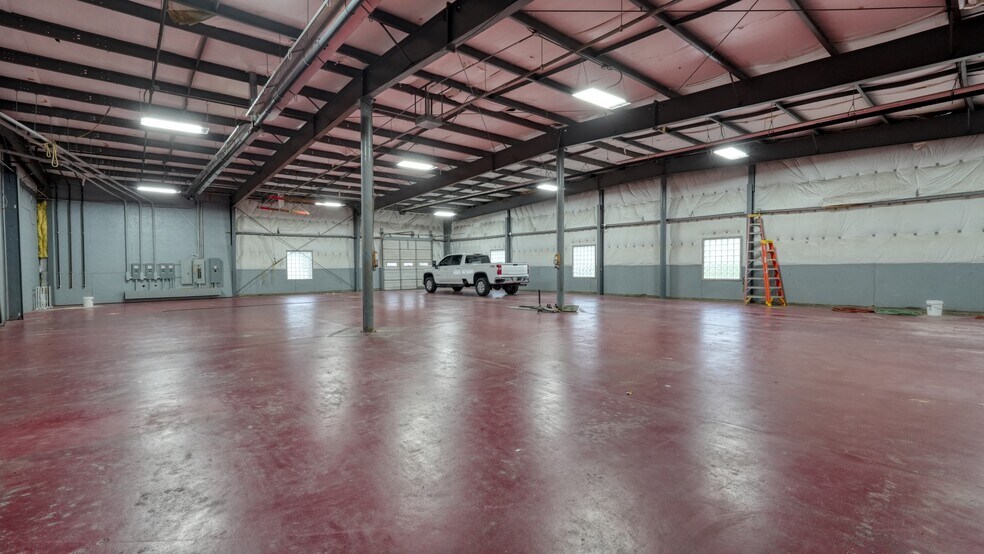 More Photos Of 1334-1340 Oxford Ave, Cambridge Warehouse For Lease