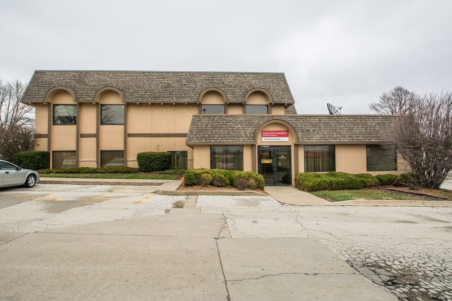 More Photos Of 3809 109th St, Urbandale Office For Lease