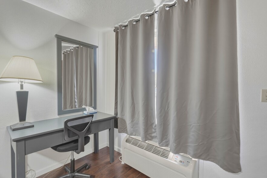 More Photos Of 311 E Main St, Vernal Hotel For Sale