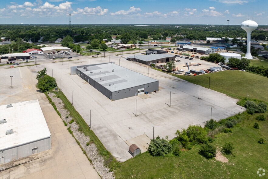 More Photos Of 1202 S Business 54, Fulton Auto Dealership For Sale