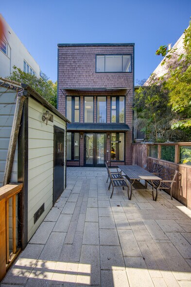 More Photos Of 2918-2920 Lyon St, San Francisco Office Residential For Sale