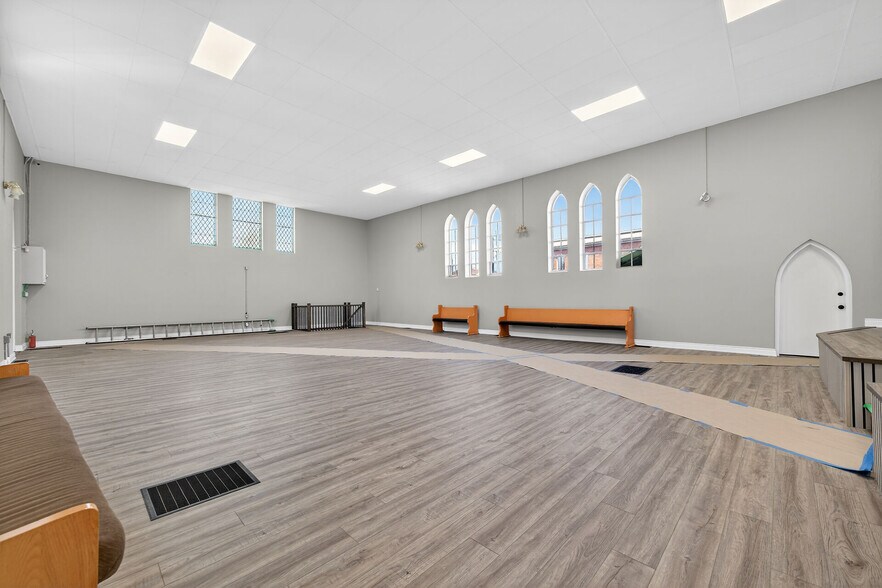 More Photos Of 50 Earl St, Hamilton Daycare Center For Sale