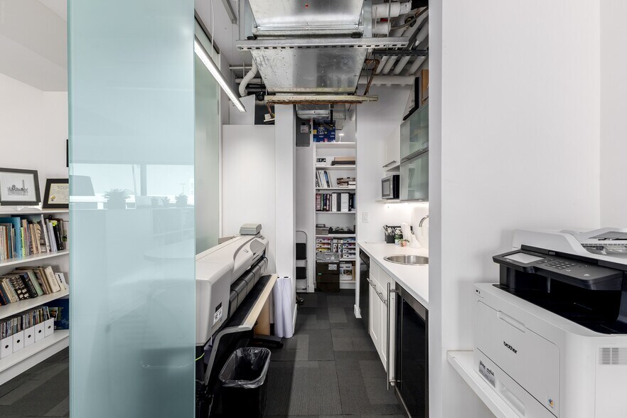 More Photos Of 3033 N Central Ave, Phoenix Loft Creative Space For Sale