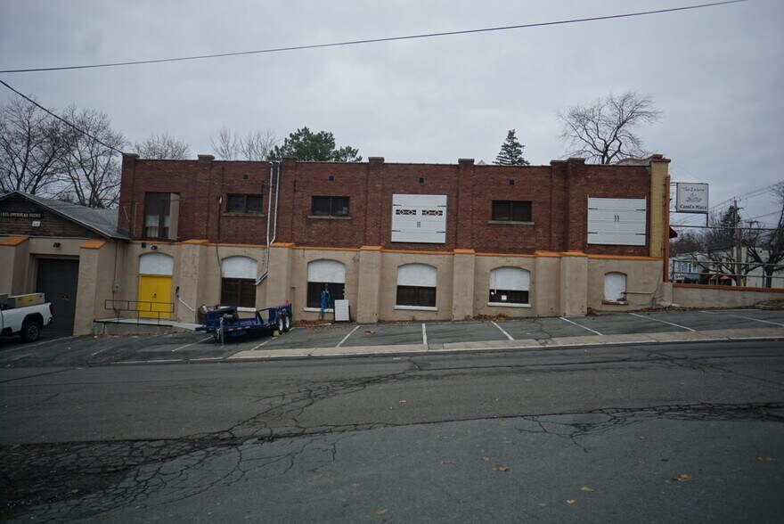 More Photos Of 540-534 Pawling Ave, Troy Freestanding For Lease