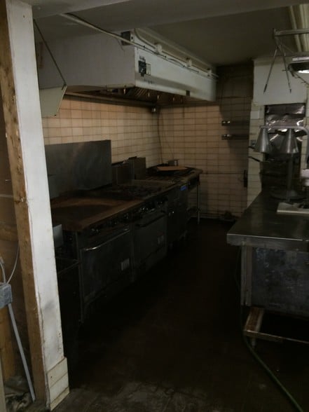 More Photos Of 130 Washington Ave, Iron River Freestanding For Sale