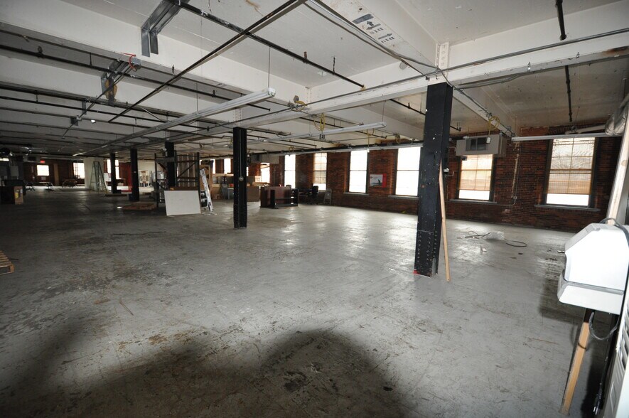 More Photos Of 73 Pickering Rd, Rochester Coworking Space