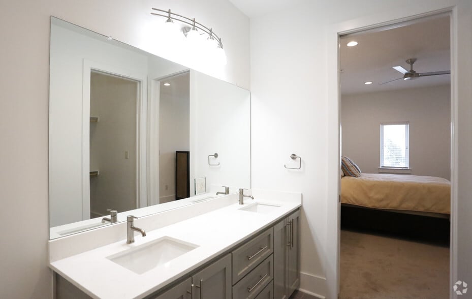 More Photos Of 141 Napoleon St, Baton Rouge Multifamily For Sale