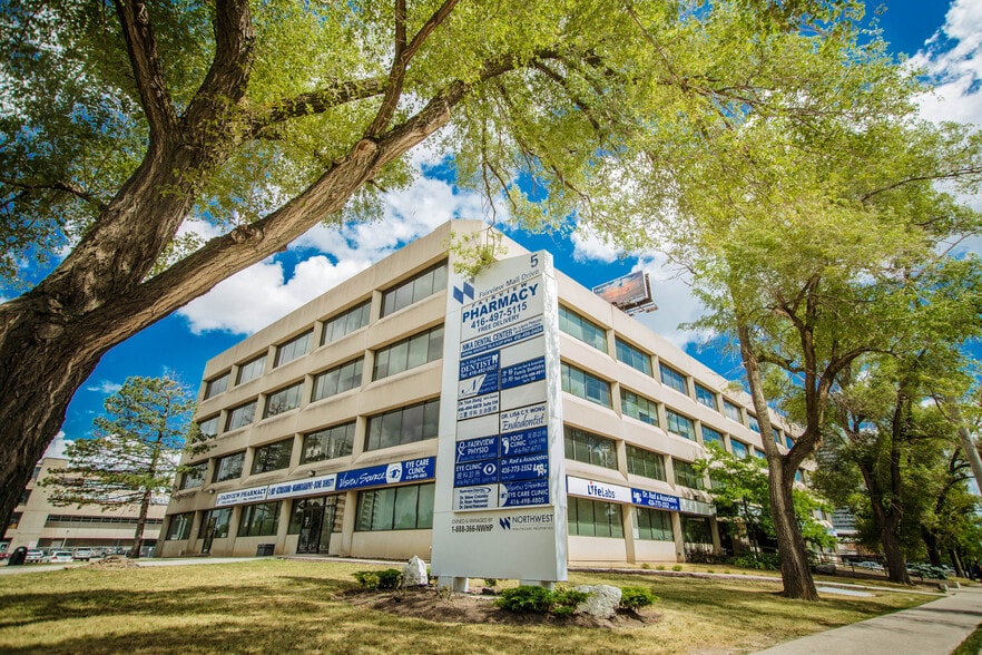 Primary Photo Of 5 Fairview Mall Dr, Toronto Medical For Lease