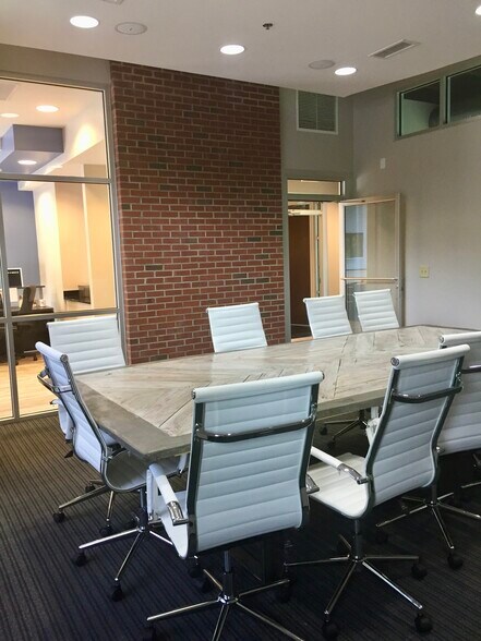 More Photos Of 2010 S Tryon St, Charlotte Loft Creative Space For Lease