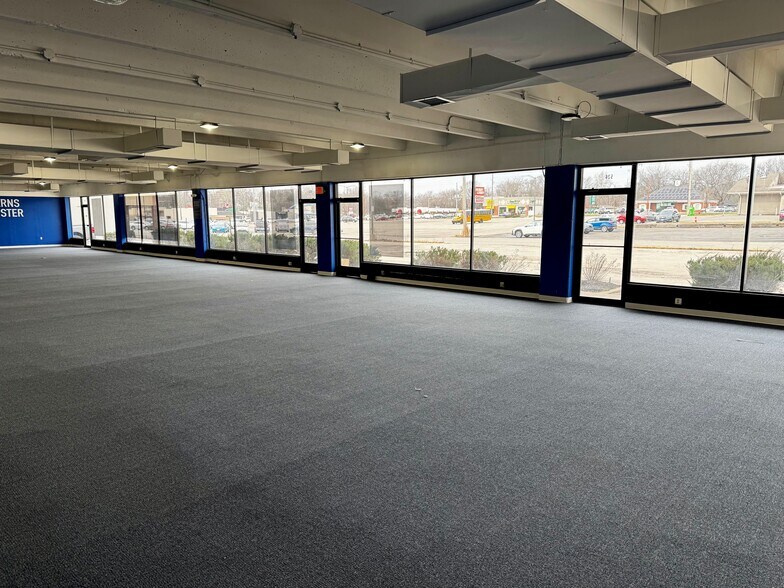 More Photos Of 514-528 NW 7 Hwy, Blue Springs Unknown For Lease