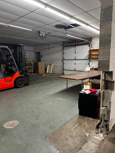 More Photos Of 1586 Barber Greene Rd, Dekalb Light Distribution For Lease