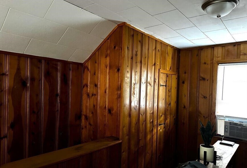 More Photos Of 18658 Rutherford St, Detroit Light Distribution For Sale