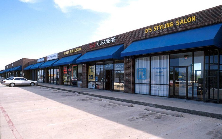 More Photos Of 940 E Belt Line Rd, Richardson General Retail For Lease