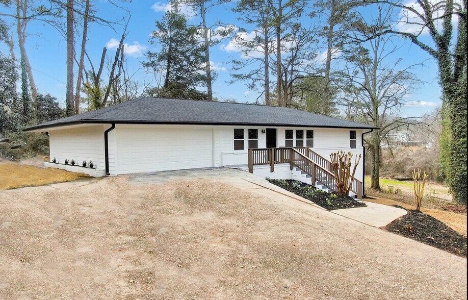 More Photos Of 2307 Veterans Memorial Hwy SW, Austell Flex For Sale