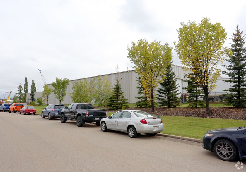 More Photos Of 7710-7730 34th St, Edmonton Warehouse For Lease