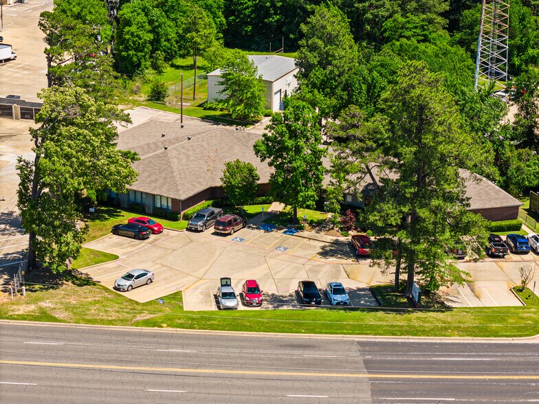 More Photos Of 3206 4th St, Longview Office For Lease