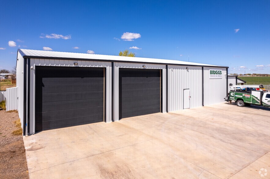 More Photos Of 1627 County Road 7340, Lubbock Warehouse For Sale