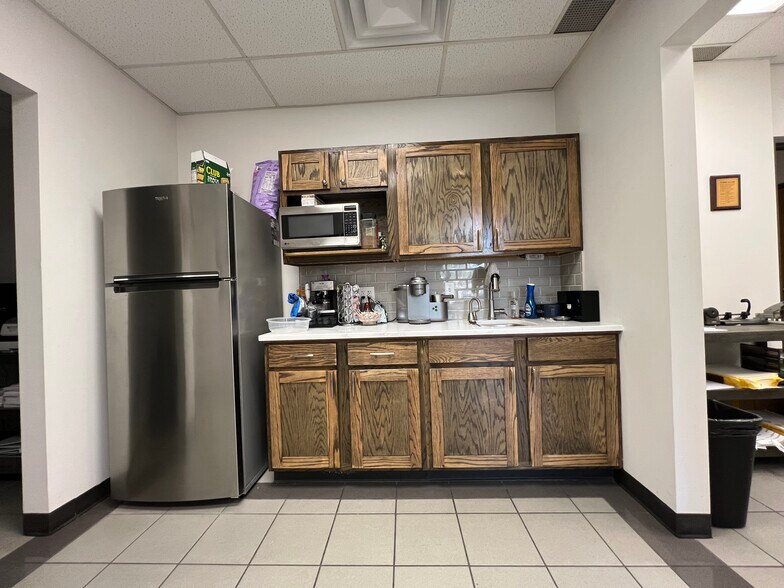 More Photos Of 8301 W 125th St, Overland Park Office For Sale